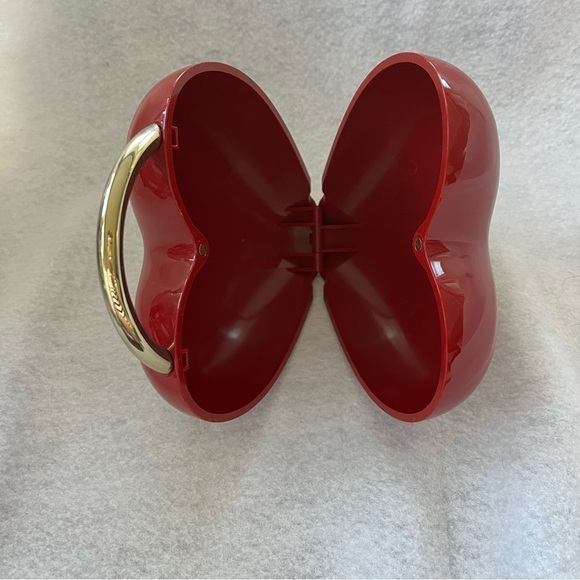 STARBUCKS KOREA Red Plastic Heart Bag White Day 2020 magnetic Closure - Picture 5 of 10